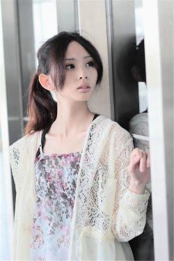 花落宫廷错流年